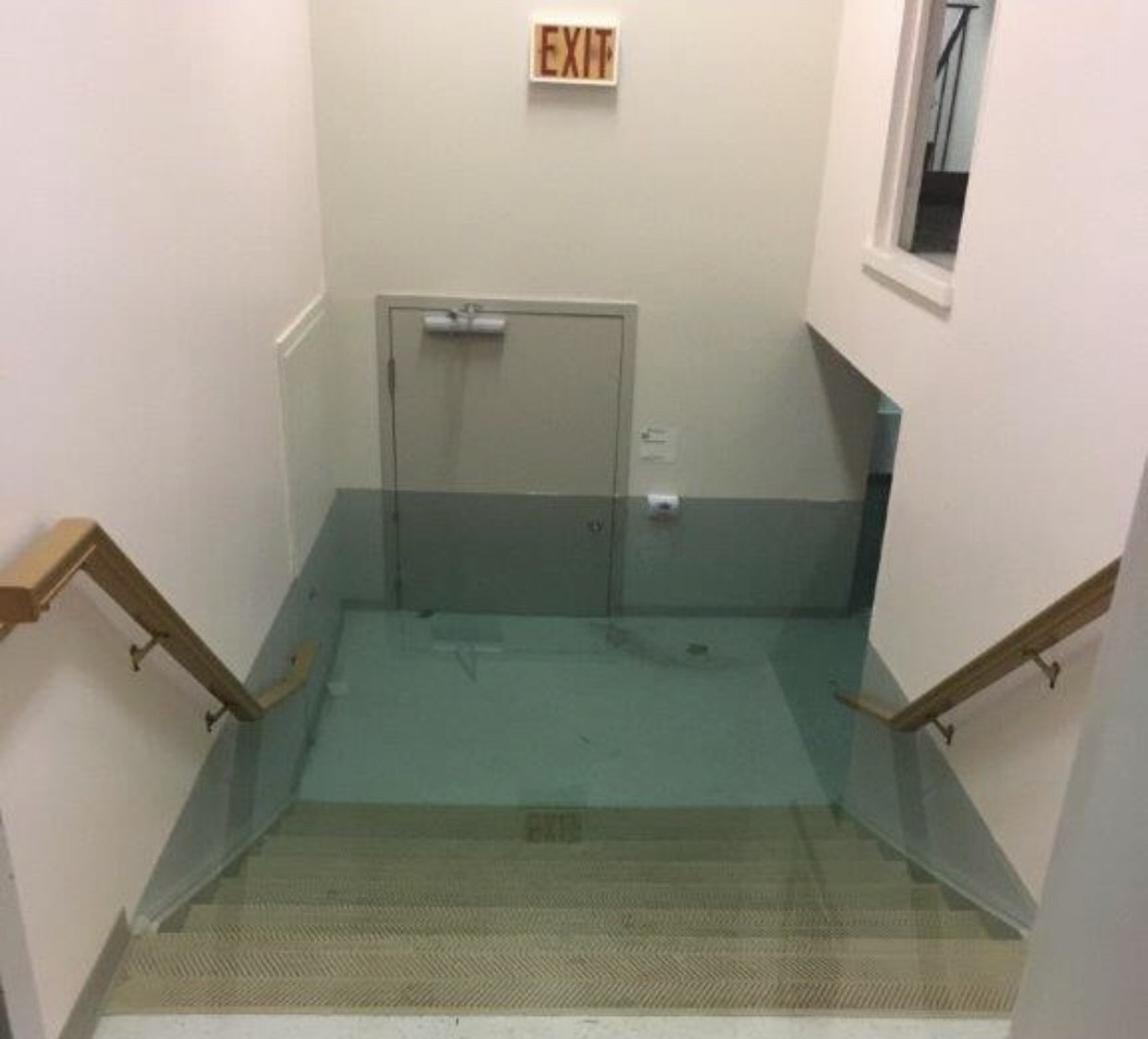 should a sump pump stay plugged in protect flooding mould